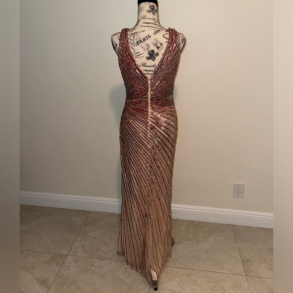 MacDuggle rose sequin evening gown! - Picture 5 of 7